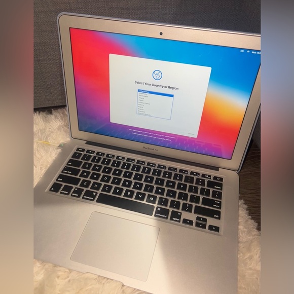 2013 Apple MacBook Air 13.3 Laptop Intel Core i7 2.20GHz 8GB RAM 256GB
